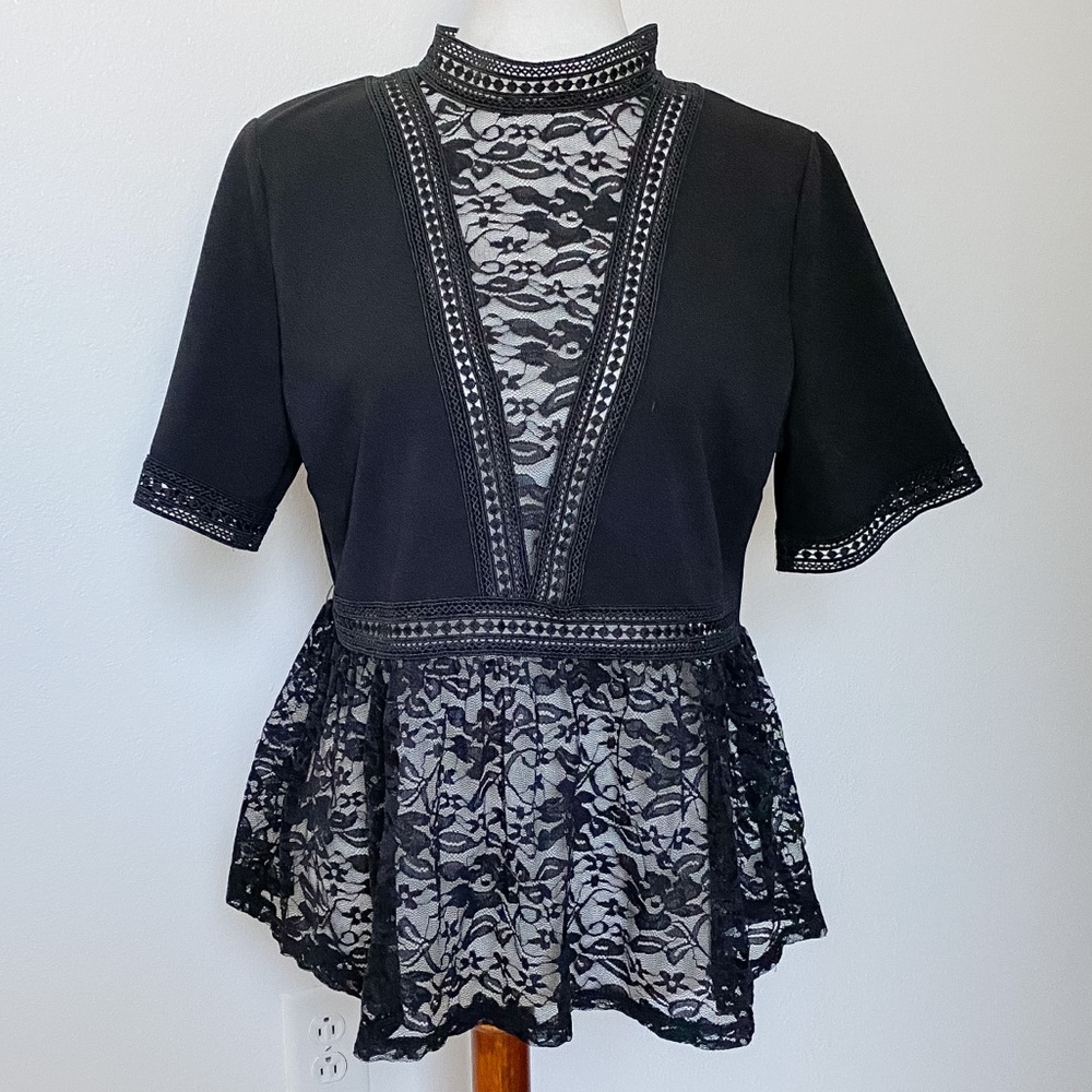 3/$30 1.0.3.0 Black Lace Keyhole Back Top Size XL
